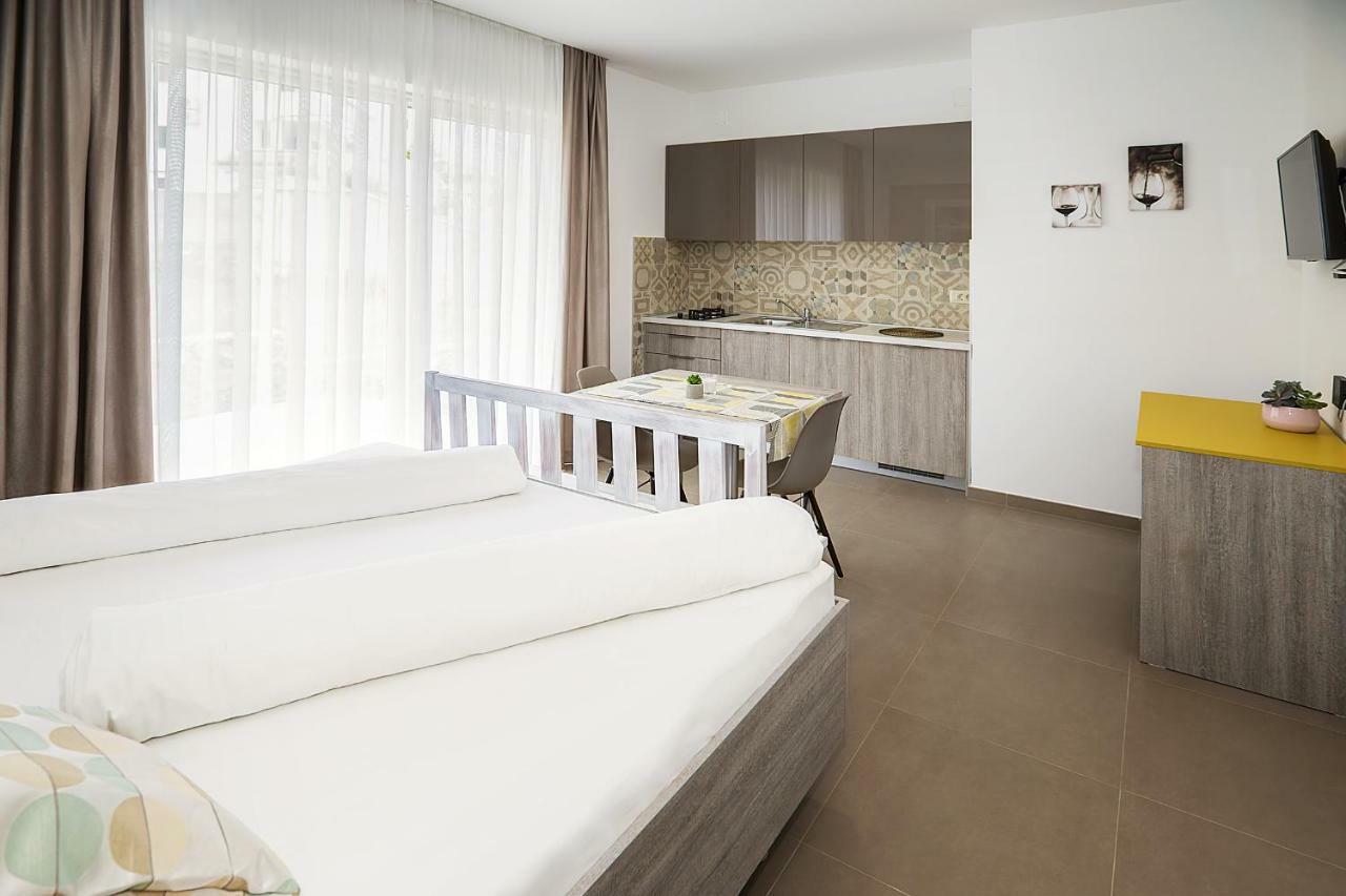 Apartments Capic Niko Baška Exterior foto